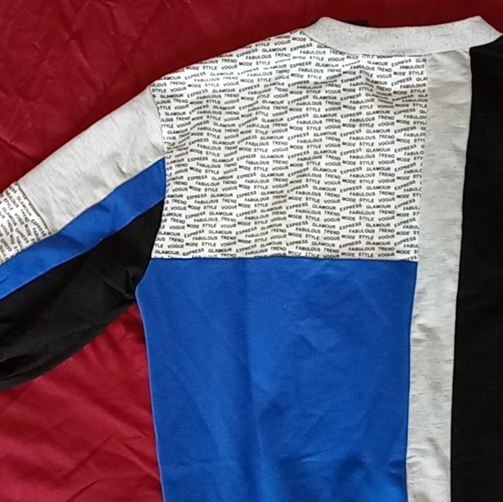 Fashion Color Block Cropped Top - Picture 2 of 4